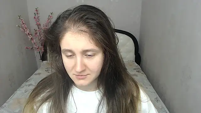 Holliy Cooper online show from December 18, 8:53 am