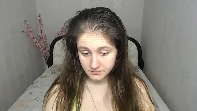 Holliy Cooper online show from February 26, 8:46 am