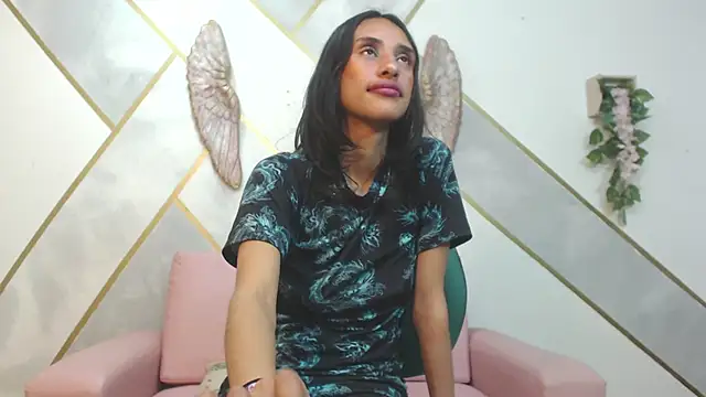 Snapshot of RoxanaCyrano_ chatting on January 14, 10:02 pm RoxanaCyrano online show from January 14, 10:02 pm