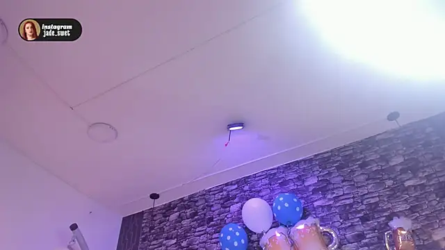 jade swet online show from October 12, 9:30 am