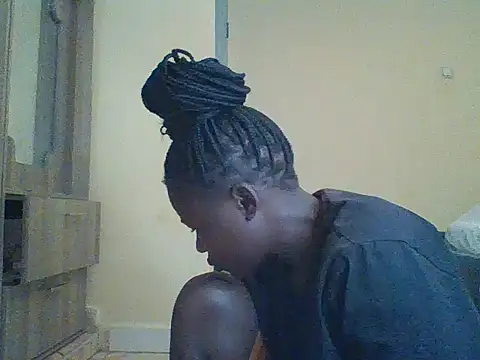 Snapshot of prettychic5 chatting on November 14, 8:35 am prettychic5 online show from November 14, 8:35 am