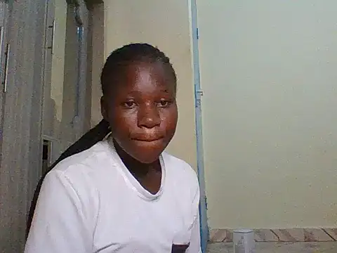 Snapshot of prettychic5 chatting on January 17, 4:22 pm prettychic5 online show from January 17, 4:22 pm