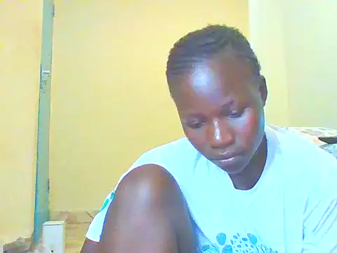 prettychic5 online show from March 12, 9:37 am