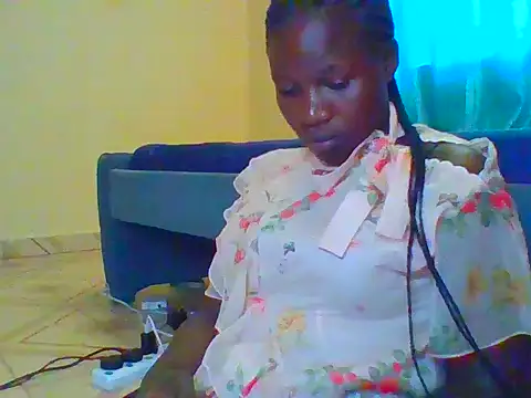 Snapshot of prettychic5 chatting on April 7, 9:21 am prettychic5 online show from April 7, 9:21 am