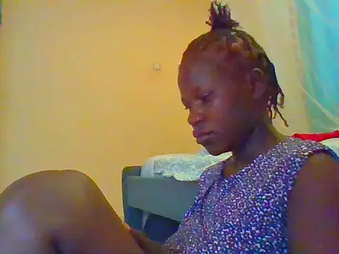 Snapshot of prettychic5 chatting on May 6, 7:02 am prettychic5 online show from May 6, 7:02 am