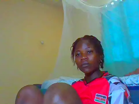 Snapshot of prettychic5 chatting on May 11, 7:03 am prettychic5 online show from May 11, 7:03 am
