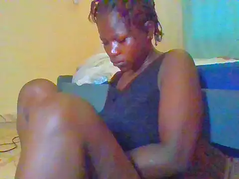 Snapshot of prettychic5 chatting on May 15, 5:47 am prettychic5 online show from May 15, 5:47 am
