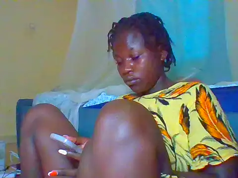 Snapshot of prettychic5 chatting on May 18, 5:13 am prettychic5 online show from May 18, 5:13 am