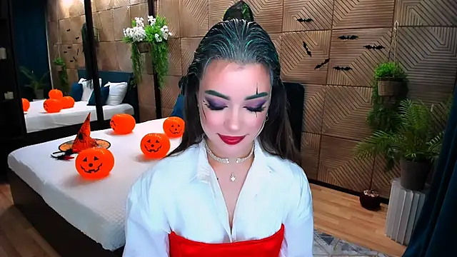 Snapshot of PutOnRepeat chatting on October 31, 1:28 am PutOnRepeat online show from October 31, 1:28 am