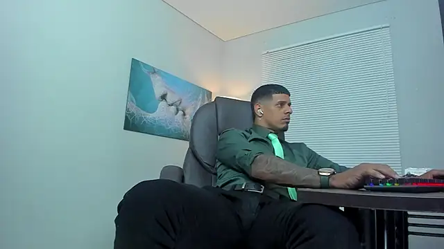 Snapshot of vincen_jose chatting on May 16, 2:19 am vincen jose online show from May 16, 2:19 am