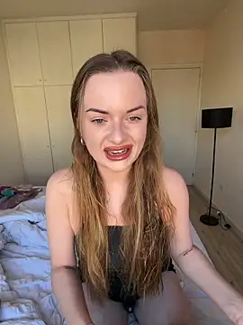 ElenaRebelle online show from March 24, 7:13 am