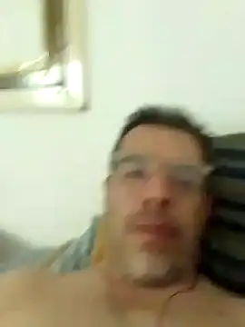 Snapshot of leandro_1045 chatting on September 21, 3:52 am leandro 1045 online show from September 21, 3:52 am