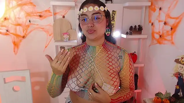 Snapshot of _Kim__M chatting on October 22, 1:00 pm  Kim  M online show from October 22, 1:00 pm