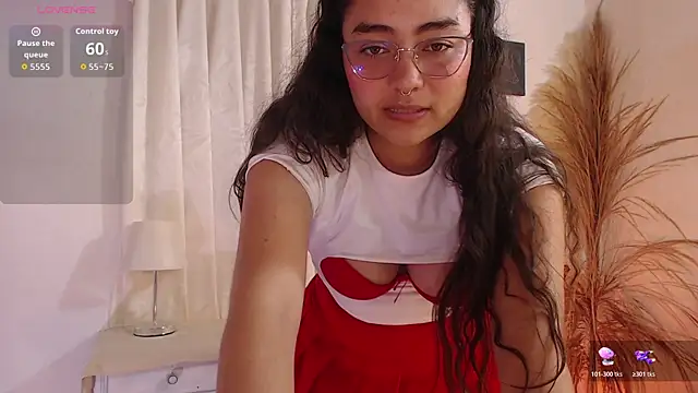 Snapshot of _Kim__M chatting on May 12, 2:58 pm Kim M online show from May 12, 2:58 pm