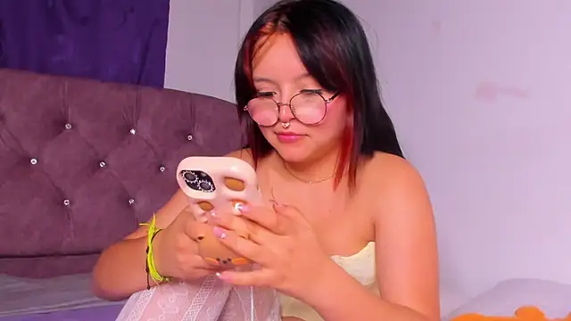 amy 18 online show from September 13, 4:34 am