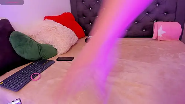 AlissonnFoxx online show from December 15, 9:52 pm