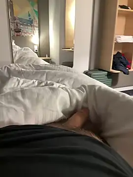 Snapshot of neugrg chatting on October 4, 8:29 pm neugrg online show from October 4, 8:29 pm