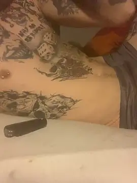 Snapshot of PIercingBoy38 chatting on February 27, 12:21 am PIercingBoy38 online show from February 27, 12:21 am