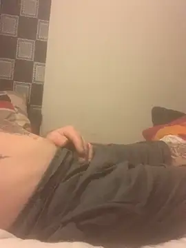 Snapshot of PIercingBoy38 chatting on March 10, 9:29 pm PIercingBoy38 online show from March 10, 9:29 pm