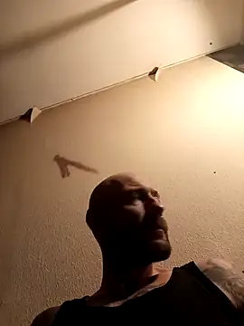 Snapshot of PIercingBoy38 chatting on November 17, 9:53 pm PIercingBoy38 online show from November 17, 9:53 pm