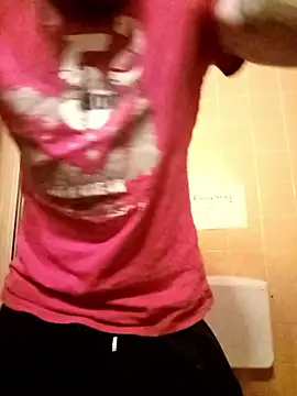 Snapshot of PIercingBoy38 chatting on January 6, 4:21 pm PIercingBoy38 online show from January 6, 4:21 pm