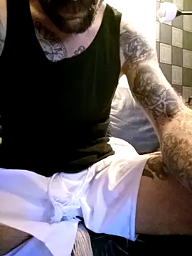 Snapshot of PIercingBoy38 chatting on January 15, 5:38 pm PIercingBoy38 online show from January 15, 5:38 pm