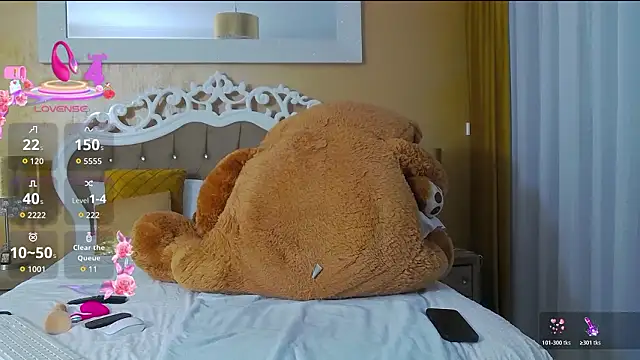 GoldenCaroline online show from March 7, 11:29 am