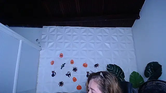 Snapshot of Valentinaa_mature chatting on October 1, 8:20 am Valentinaa mature online show from October 1, 8:20 am