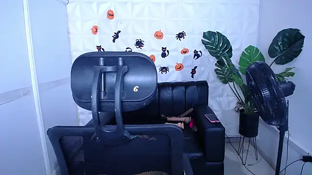 Snapshot of Valentinaa_mature chatting on October 1, 11:00 pm Valentinaa mature online show from October 1, 11:00 pm