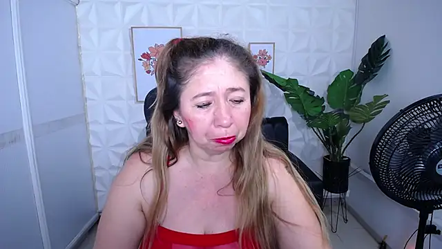 Valentinaa mature online show from November 12, 12:44 am