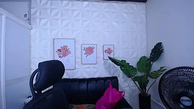 Valentinaa mature online show from November 29, 2:03 am