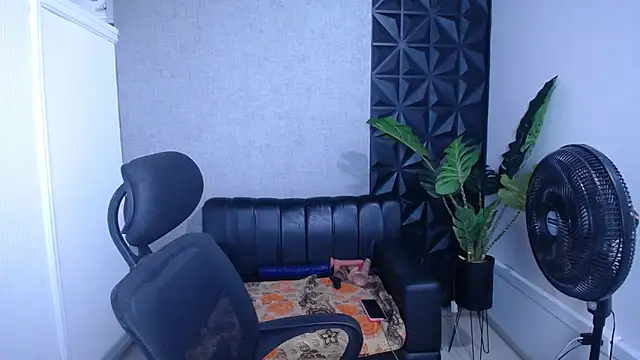 Snapshot of Valentinaa_mature chatting on March 25, 10:16 pm Valentinaa mature online show from March 25, 10:16 pm