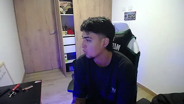 Snapshot of matias_bianco chatting on September 25, 1:42 am matias bianco online show from September 25, 1:42 am