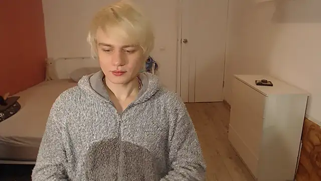 Snapshot of Oliver_sweet_ chatting on January 16, 2:04 am Oliver sweet online show from January 16, 2:04 am