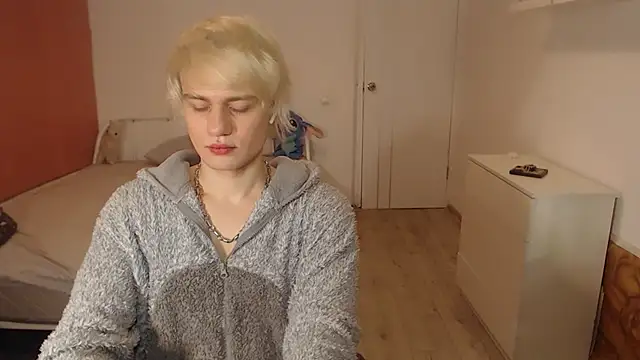 Snapshot of Oliver_sweet_ chatting on January 19, 2:04 am Oliver sweet online show from January 19, 2:04 am