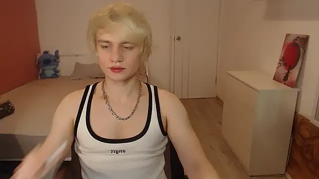 Snapshot of Oliver_sweet_ chatting on March 2, 12:35 am Oliver sweet online show from March 2, 12:35 am