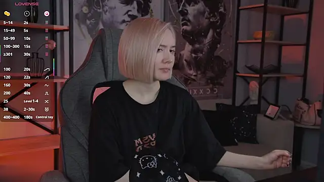 ReiYosimoto online show from November 9, 2:04 pm