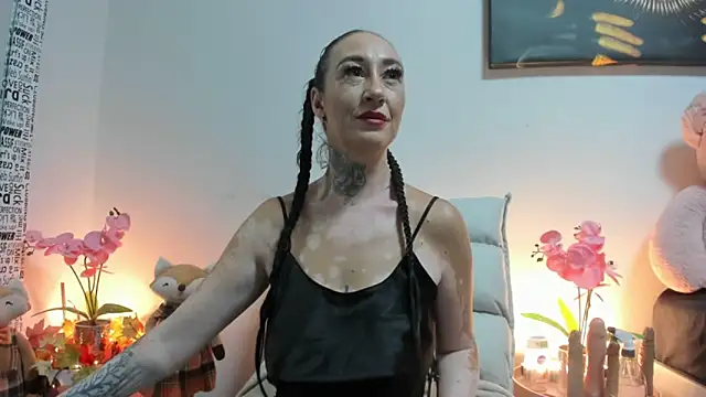 Rayanablackandwhite online show from September 19, 6:41 pm