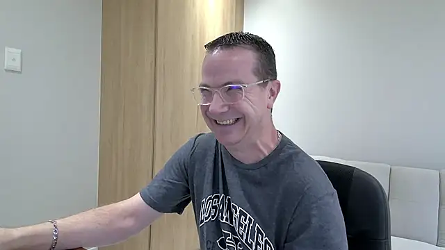 Snapshot of BrettJ81 chatting on December 9, 2:49 pm BrettJ81 online show from December 9, 2:49 pm