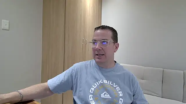 Snapshot of BrettJ81 chatting on December 10, 1:44 pm BrettJ81 online show from December 10, 1:44 pm