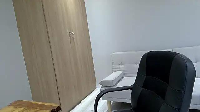 Snapshot of BrettJ81 chatting on December 18, 3:22 pm BrettJ81 online show from December 18, 3:22 pm