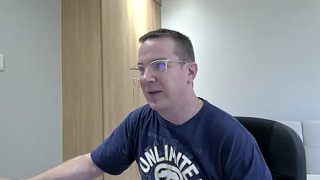 Snapshot of BrettJ81 chatting on January 11, 4:03 pm BrettJ81 online show from January 11, 4:03 pm