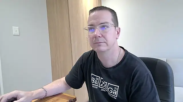 Snapshot of BrettJ81 chatting on January 14, 2:53 pm BrettJ81 online show from January 14, 2:53 pm