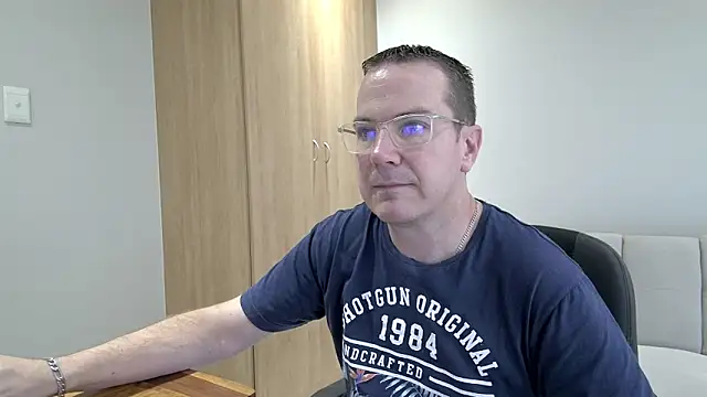 Snapshot of BrettJ81 chatting on January 19, 1:12 pm BrettJ81 online show from January 19, 1:12 pm