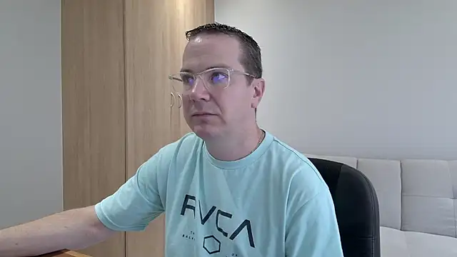 Snapshot of BrettJ81 chatting on February 9, 11:36 am BrettJ81 online show from February 9, 11:36 am