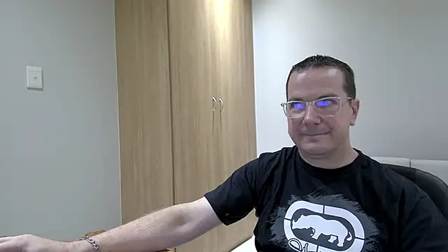 Snapshot of BrettJ81 chatting on March 4, 3:04 pm BrettJ81 online show from March 4, 3:04 pm