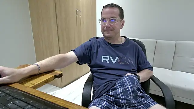 Snapshot of BrettJ81 chatting on March 5, 5:29 pm BrettJ81 online show from March 5, 5:29 pm