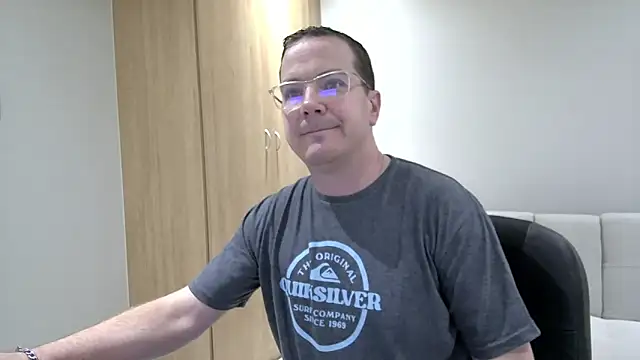 Snapshot of BrettJ81 chatting on March 12, 3:51 pm BrettJ81 online show from March 12, 3:51 pm