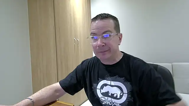 Snapshot of BrettJ81 chatting on March 13, 5:18 pm BrettJ81 online show from March 13, 5:18 pm