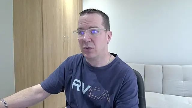 Snapshot of BrettJ81 chatting on September 15, 2:28 pm BrettJ81 online show from September 15, 2:28 pm